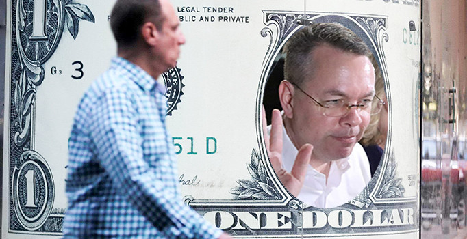 TL’deki ’papaz baskısı’ kalktı