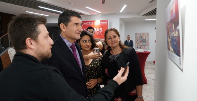 Görme engelliler fotoğrafları dinleyebilecekler