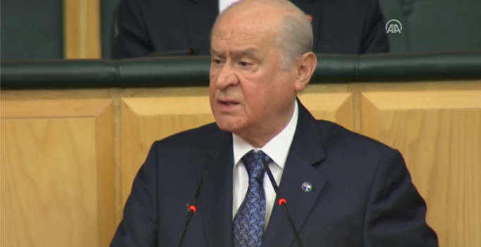 Bahçeli: Papaz büyüsü bozuldu
