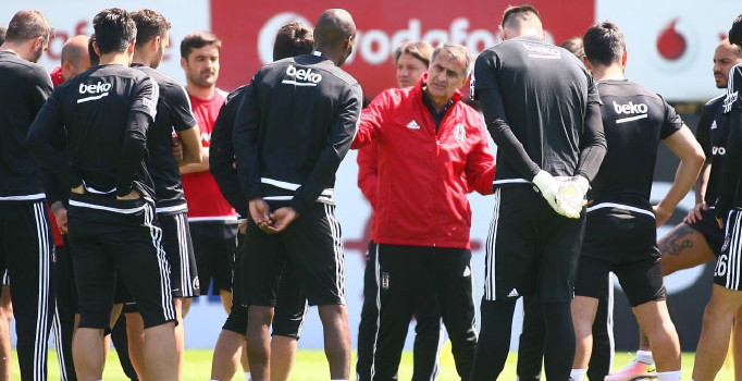 Beşiktaş antrenmanında tekme tokat kavga