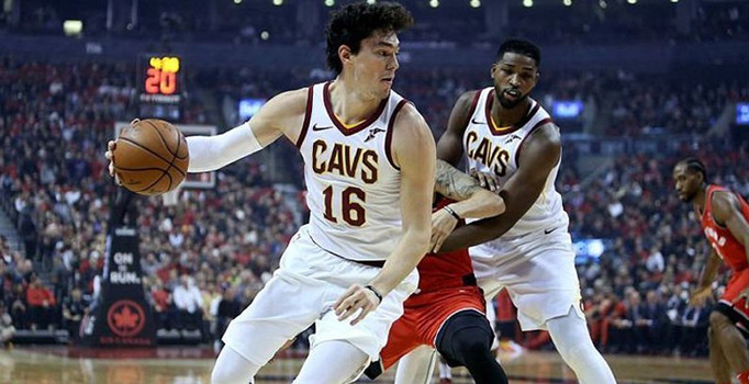 Cedi Osman "double-double" ile başladı