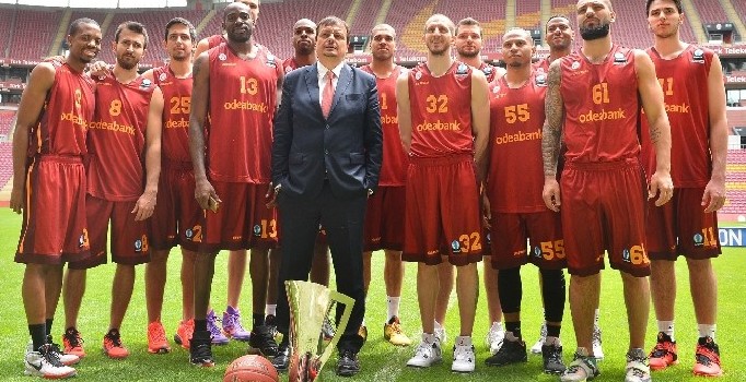 Ergin Ataman: "Müzeye Kupayı Getirdiğimiz İçin Gururluyuz"
