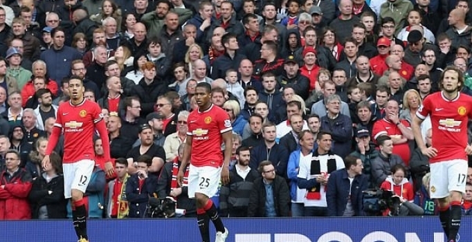 MANU, Arsenal'i deviremedi