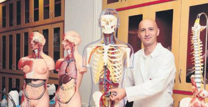 Türk doktordan iç kanamayı yüzde 50 azaltan cihaz geliştirdi