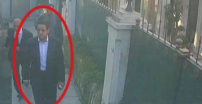 Prens'in yardımcısı, Kaşıkçı'dan saatler önce konsolosluğa girmiş