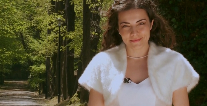 Burcu Kara 12 okulda kütüphane açtırdı