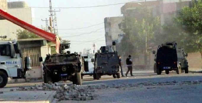 Şırnak ve Hakkari'de askeri araca saldırı: 2 şehit, 3 yaralı - Son dakika haberleri