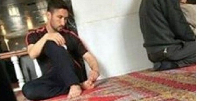 Sabri Sarıoğlu Ulucami'de Cuma namazı kıldı