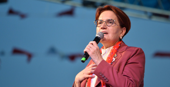 İYİ Parti genel başkanı Meral Akşener, 'andımız'ı okudu