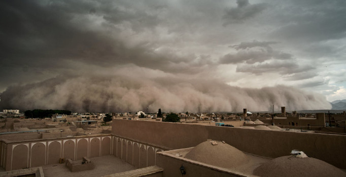 İran'da fırtına: 1 ölü, 15 yaralı