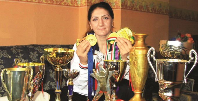 Şampiyon karateci Yıldız Aras kariyerinin bilinmeyen noktalarını KARAR'a anlattı