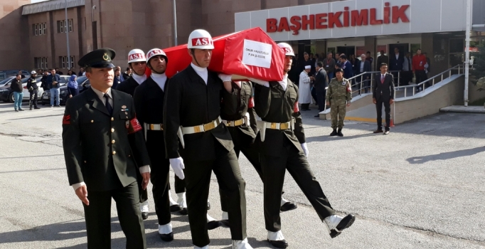 Kalp krizi geçiren bedelli asker öldü