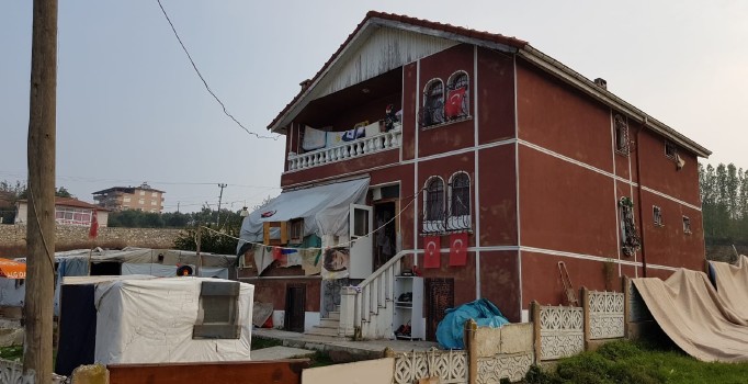 Üç katlı villaya Kaşıkçı baskını