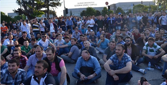 Otomotiv işçilerinin eylemi devam ediyor