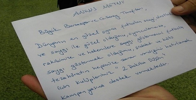 Bursa-Galatasaray maçında bildiriye ıslık engeli