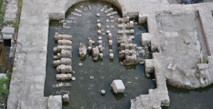 İş hanı zemininden 'tarih' çıktı