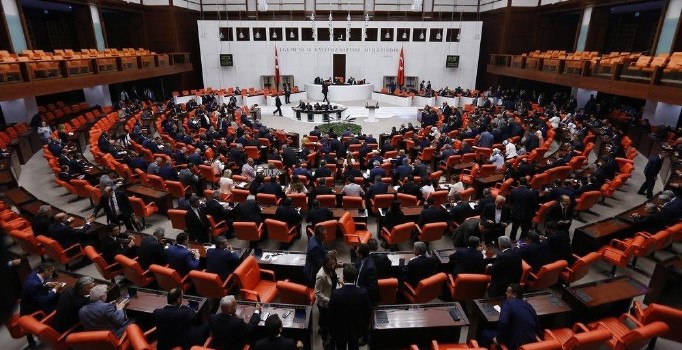 CHP'den öğretmenlere 3 bin 600 ek gösterge teklifi