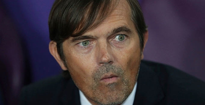 Fenerbahçe'de Phillip Cocu'nun sözleşmesi feshedildi