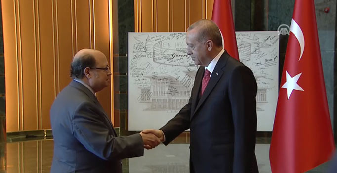 Erdoğan Beştepe'de tebrikleri kabul etti