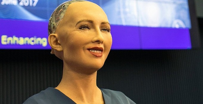 Robot Sophia'dan bir ilk daha: Artık vizesi de var
