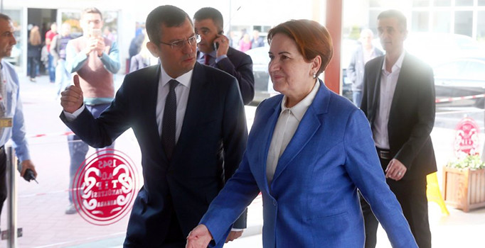 Son dakika! CHP’li Özel ve Akşener görüştü