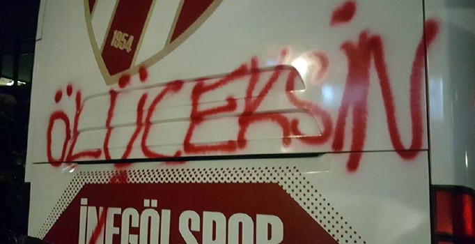 İnegölspor otobüsüne İstanbul'da taşlı saldırı