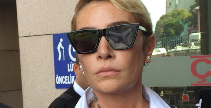 Ünlü isimler, Ahmet Kural'dan şiddet gören Sıla'ya destek verdi