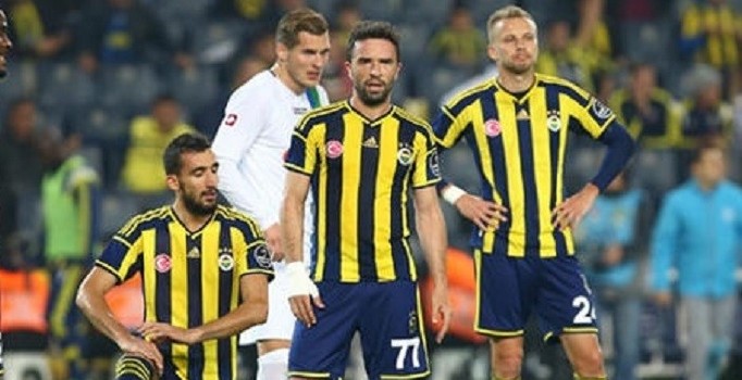 Fenerbahçe'de Gökhan Gönül ve Mehmet Topal ile sonunda masaya oturuyor