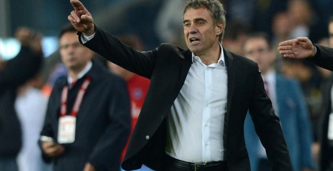 Ersun Yanal'ın yüzü deplasmanlarda gülmedi