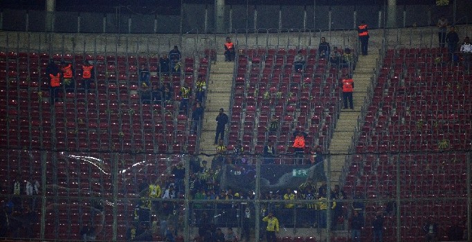 Taraftarlar derbiyi bıraktı hastaneye akın etti