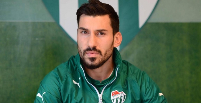 Galatasaray, Şener Özbayraklı'yı bitirdi