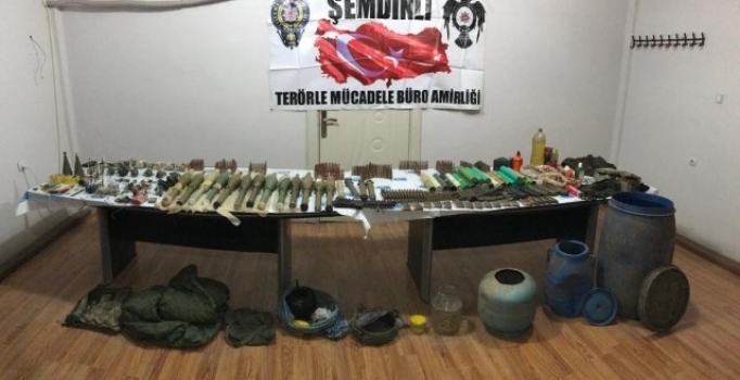 Hakkari'de terör operasyonu: Bomba ve mühimmat ele geçirildi