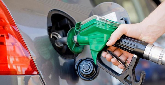 Son dakika! Benzine gece yarısından sonra indirim