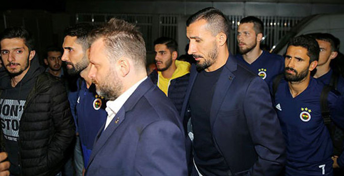 Fenerbahçe kafilesi, Koray Şener için hastaneye gitti