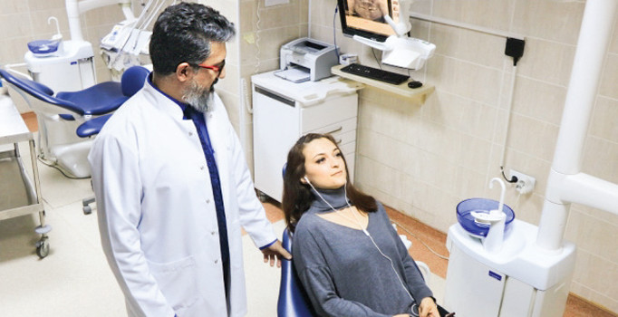 Diş tedavisinde stres ‘ses sinyalleri’ ile azaltılıyor