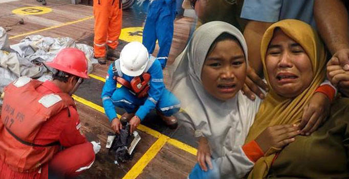 Endonezya'da düşen uçağın kara kutusu açıldı