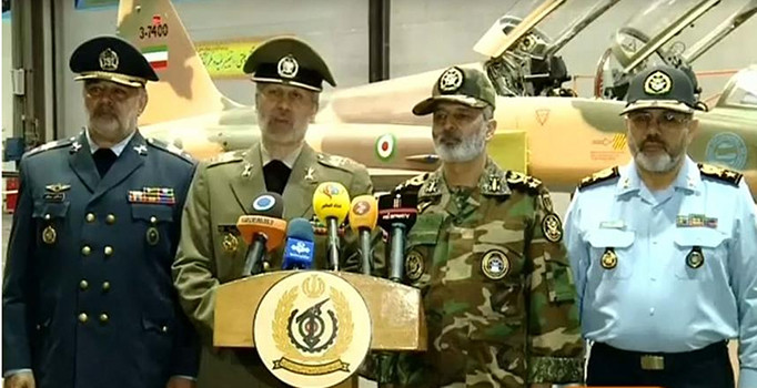 İran’dan milli savaş uçağı