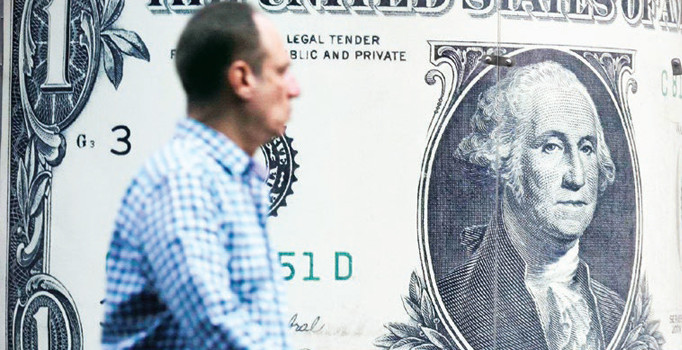 Yaptırımda muafiyet doları geri çekti