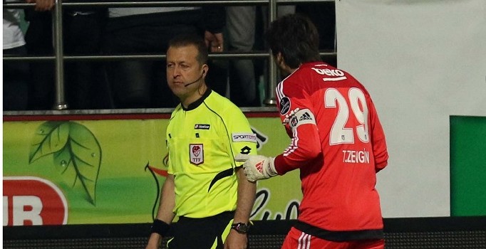 Beşiktaş kalecisi Tolga Zengin Kayserispor maçı öncesinde taraftarlarla tartıştı