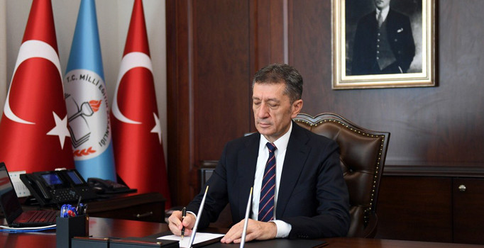 Milli Eğitim Bakanı Selçuk'dan sınav sistemi açıklaması