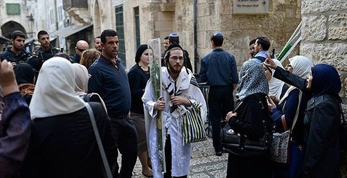 Yahudi yerleşimcilerden Filistin okuluna saldırı: 3 yaralı