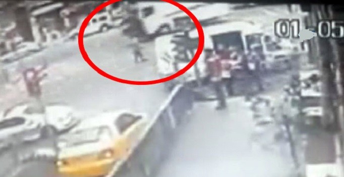 1 Mayıs'ta Beyoğlu'nda TOMA vatandaşı böyle ezdi