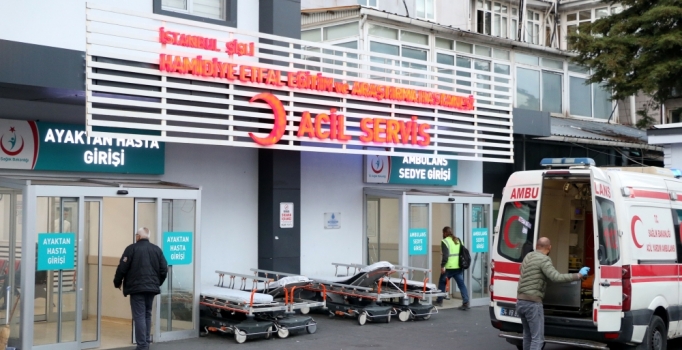 Hastane önündeki park tartışmasında sağlık çalışanı bıçaklandı