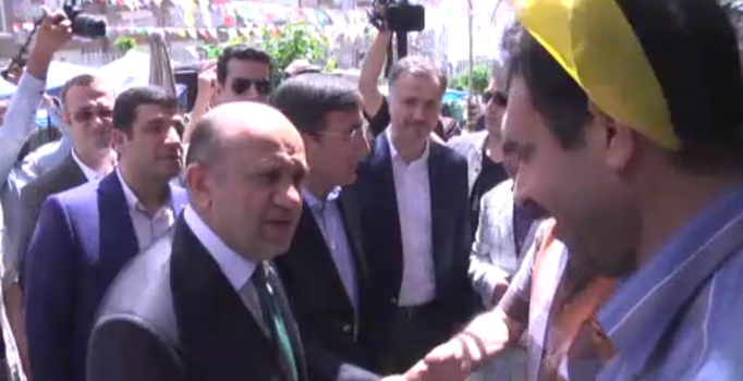 İki Bakandan HDP'ye
 geçmiş olsun ziyareti