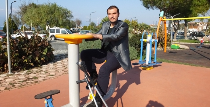 Bir yılda 122 kilo verdi