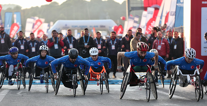 Vodafone 40. İstanbul Maratonu'nda ilk start verildi