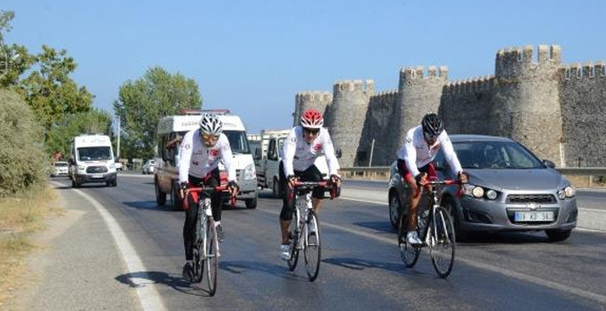 Deprem farkındalığı için pedal çevirdiler