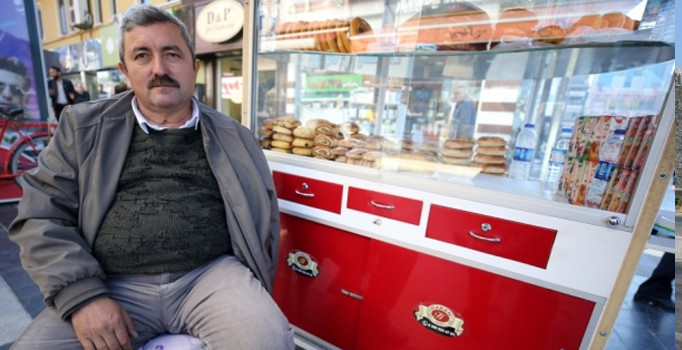 Depremin ardından hayata tek koluyla tutundu