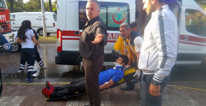 Elazığ 30 dakikalık fırtınaya teslim oldu