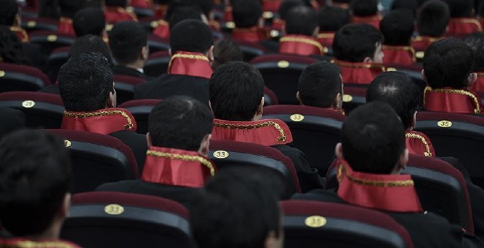 Son dakika! 143 hakim ve savcının görev yeri değiştirildi